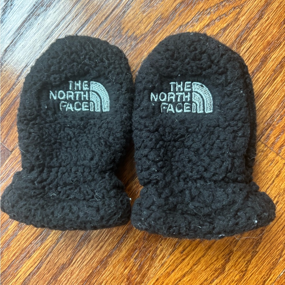 The North Face Baby Bear Suave Oso Black Mittens 0-6 months